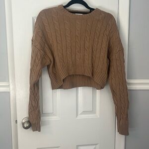 Aritzia Sunday best sweater. Size xs